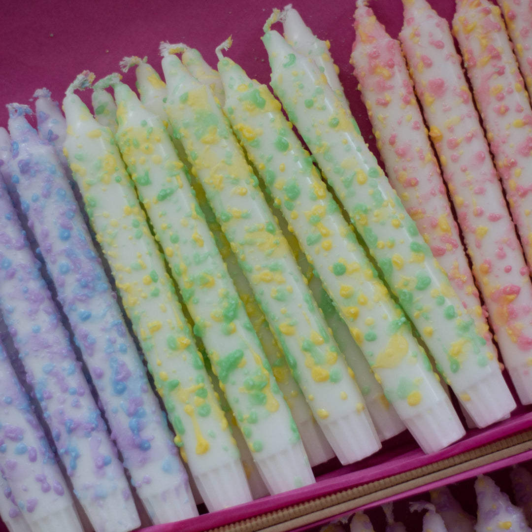 Bunte Konfetti Kerze in Zitronenfarben