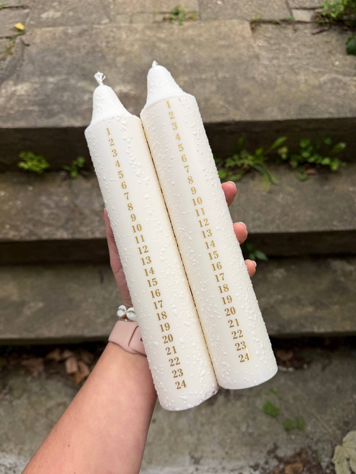 Adventskalenderkerze Weiß mit Konfetti, H29 x Ø5 cm