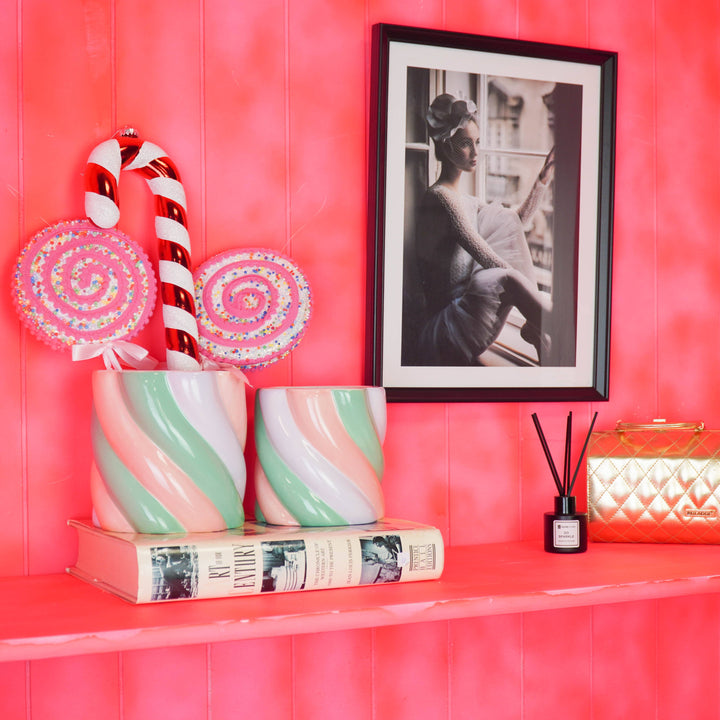 Blumentopf Marshmallow auf Regal dekoriert