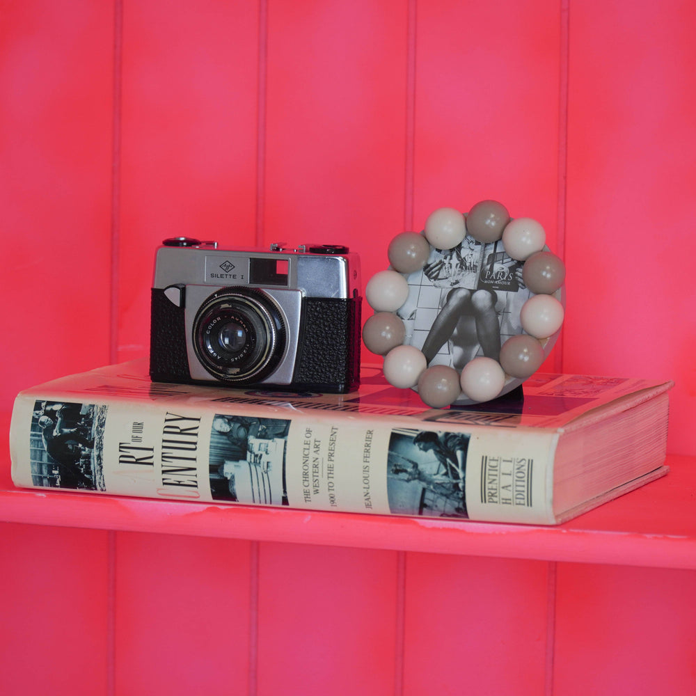 Dekorativer Perlenrahmen Blasen als runder Bilderrahmen