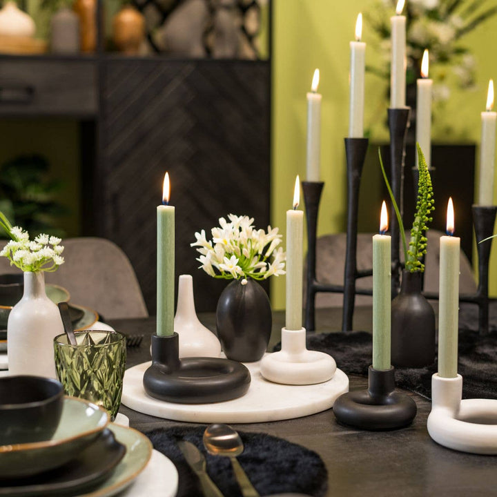 Minimalistische Kerzenständer für Tischdeko