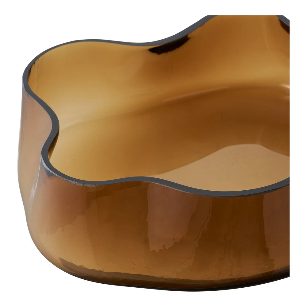 Detailansicht der organischen Kanten der Glasschale Cloudy