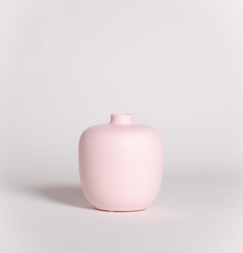 Blanc 05 Light Pink Vase mit einer Rose als liebevolles Deko-Highlight