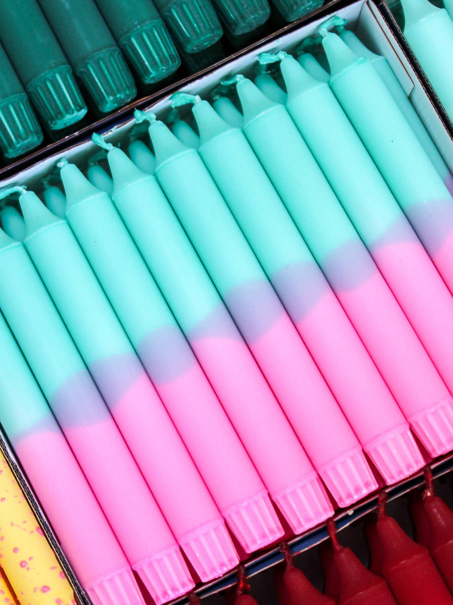 Bunte Stabkerze 20 cm in Pastell und Neon für sommerliche Tischdeko.