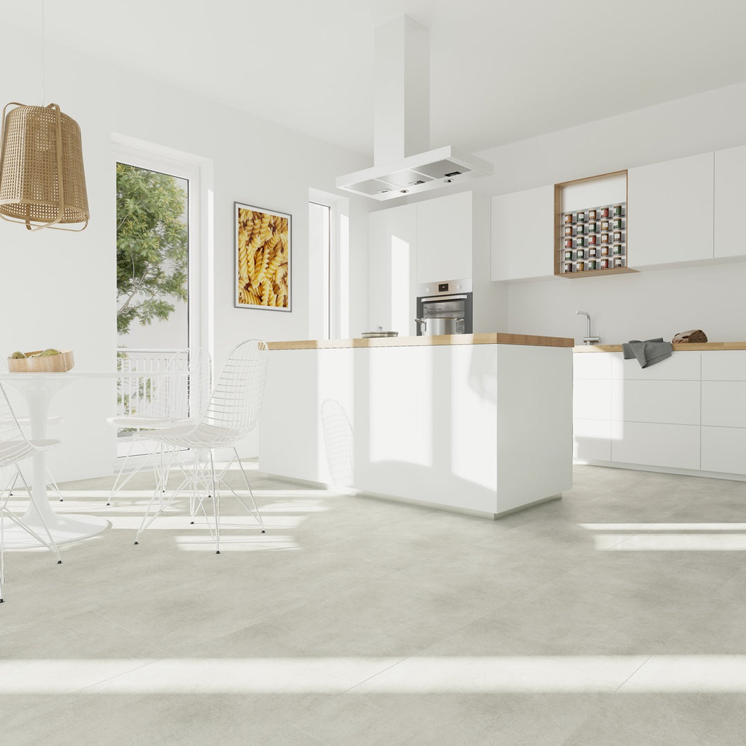 Designboden Alexa Beton Hell – großformatige, helle Klebevinyl-Fliese, 2,5 mm stark, 0,7 mm Nutzschicht, perfekt für Küche und Bad.
