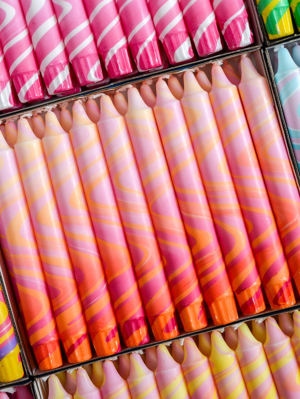 Sommerliche Marmorkerze handgefertigt