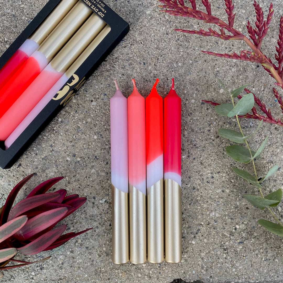Kerze Dip-Dye Neon „Rote Lichter“ – handgefertigte Tafelkerzen aus Bayern