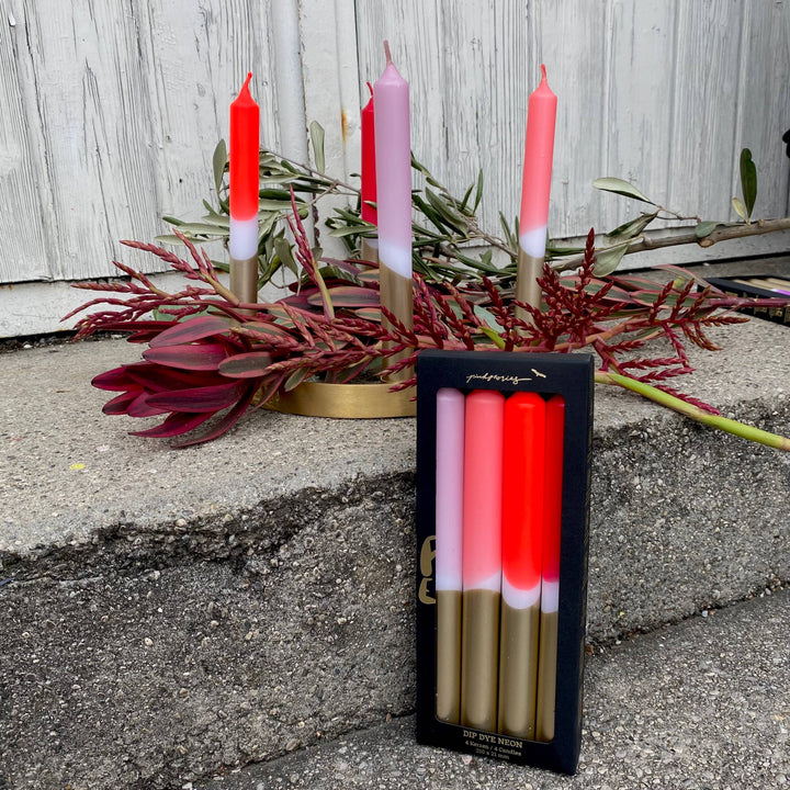 Kerze Dip-Dye Neon „Rote Lichter“ – handgefertigte Tafelkerzen aus Bayern