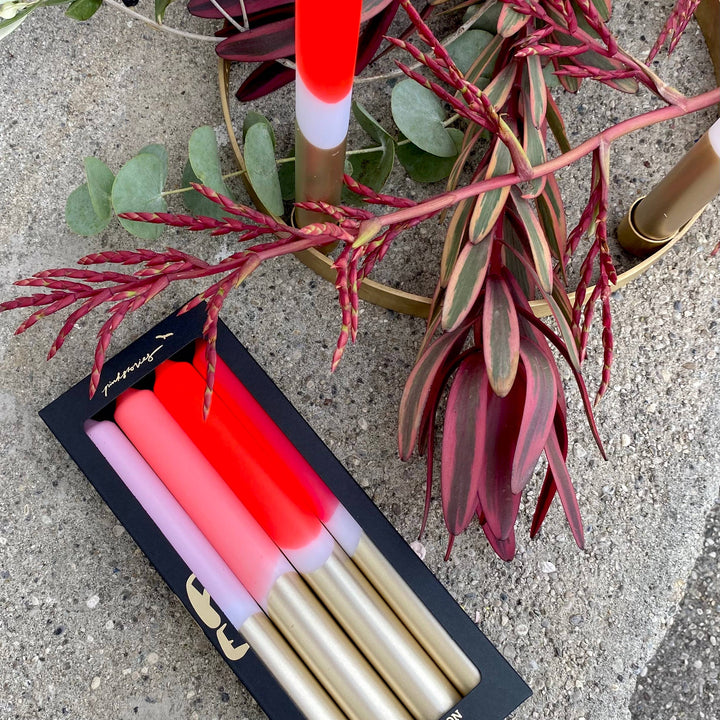 Kerze Dip-Dye Neon „Rote Lichter“ – handgefertigte Tafelkerzen aus Bayern